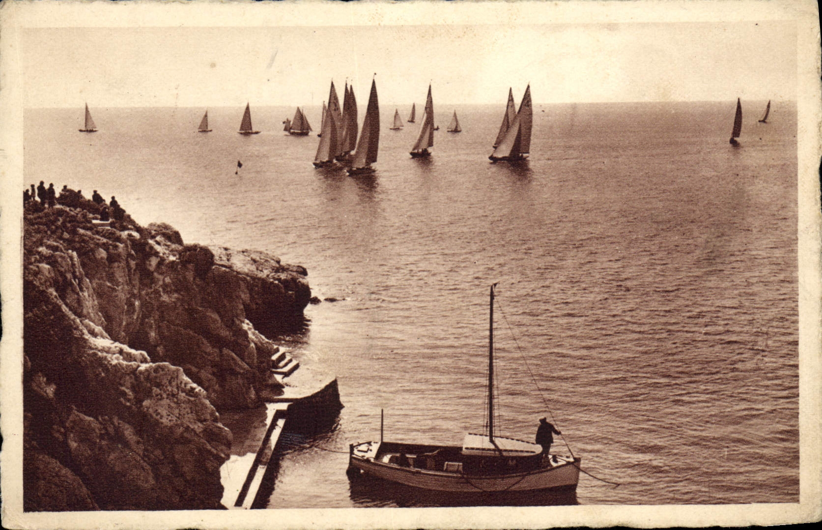 CPA Les regates Bateaux