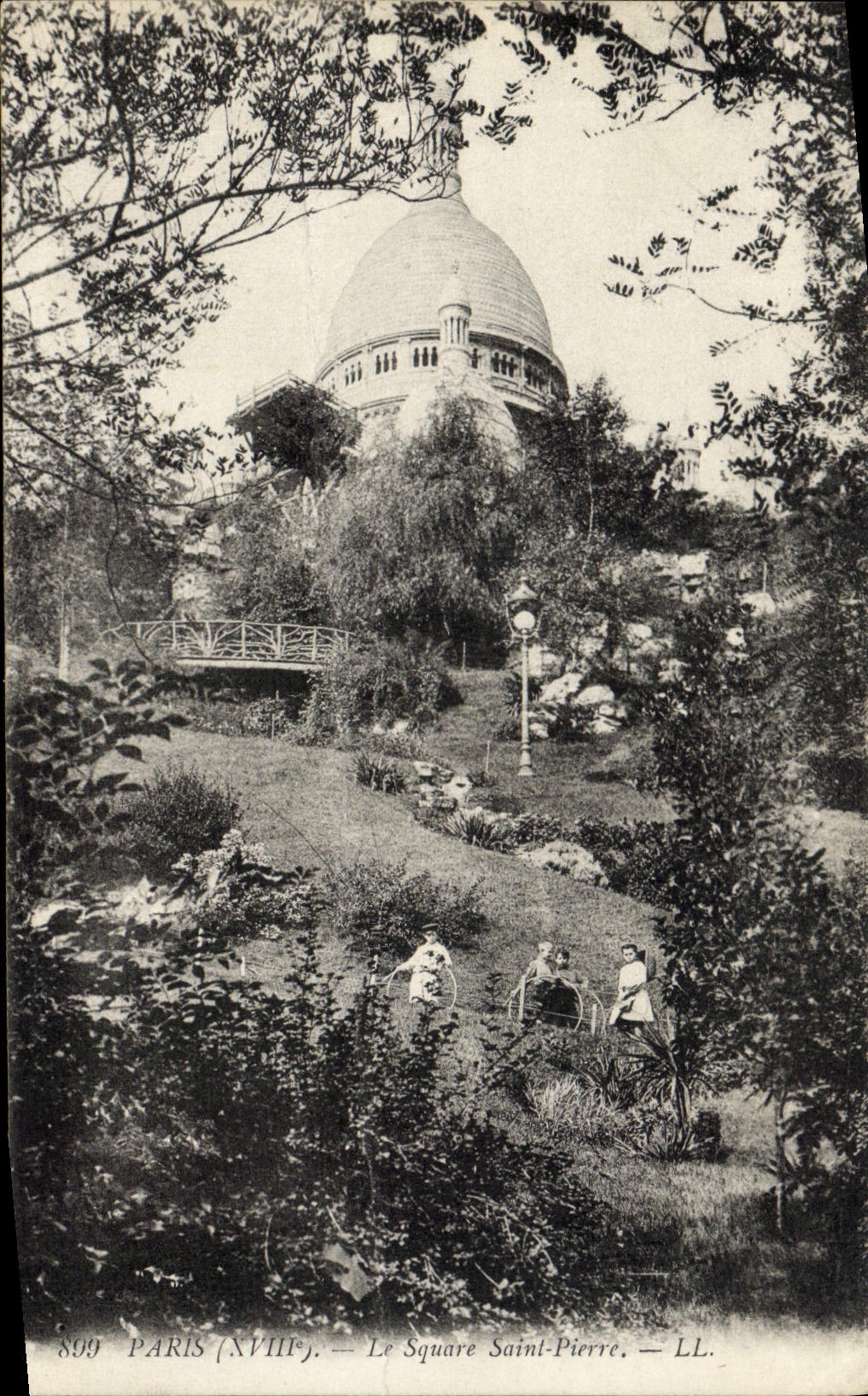 CPA Paris Le Square Saint Pierre Sacre Coeur 