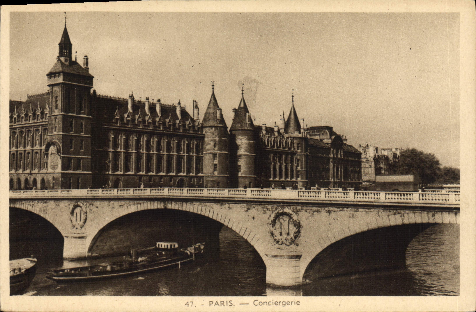 VINTAGE POSTCARD Paris Caretaker's lodge Boat Barge
