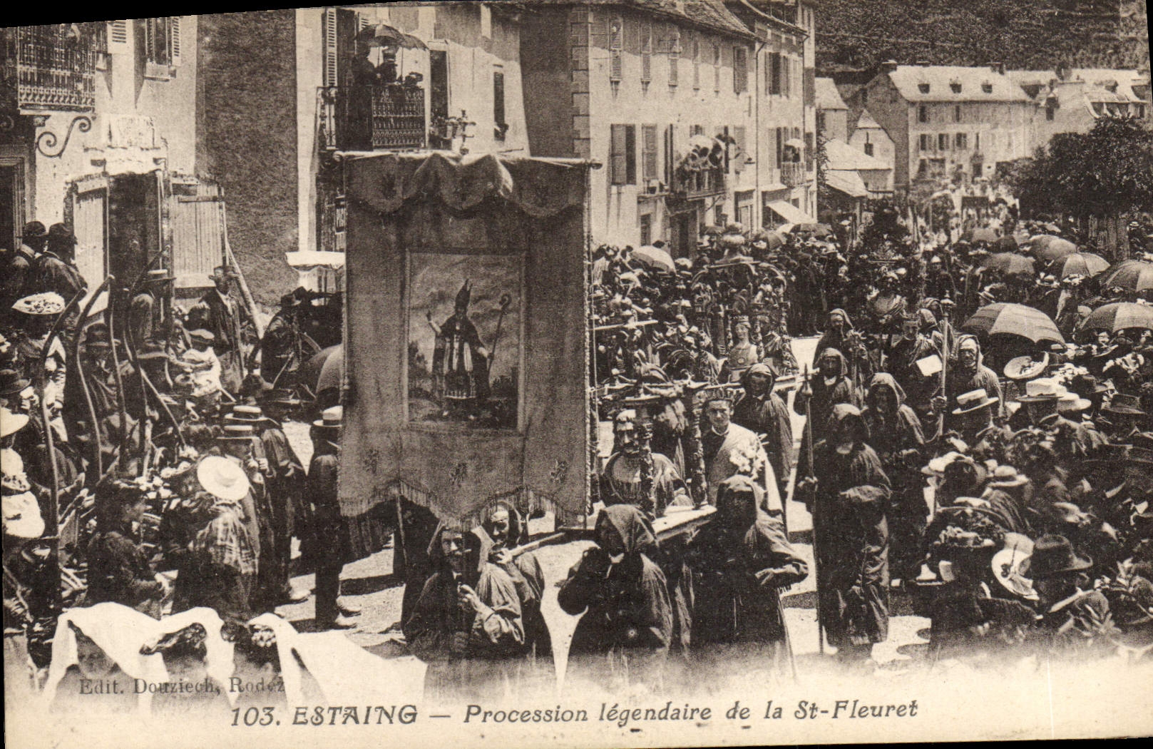 CPA Estaing Procession legendaire de la St Fleuret 