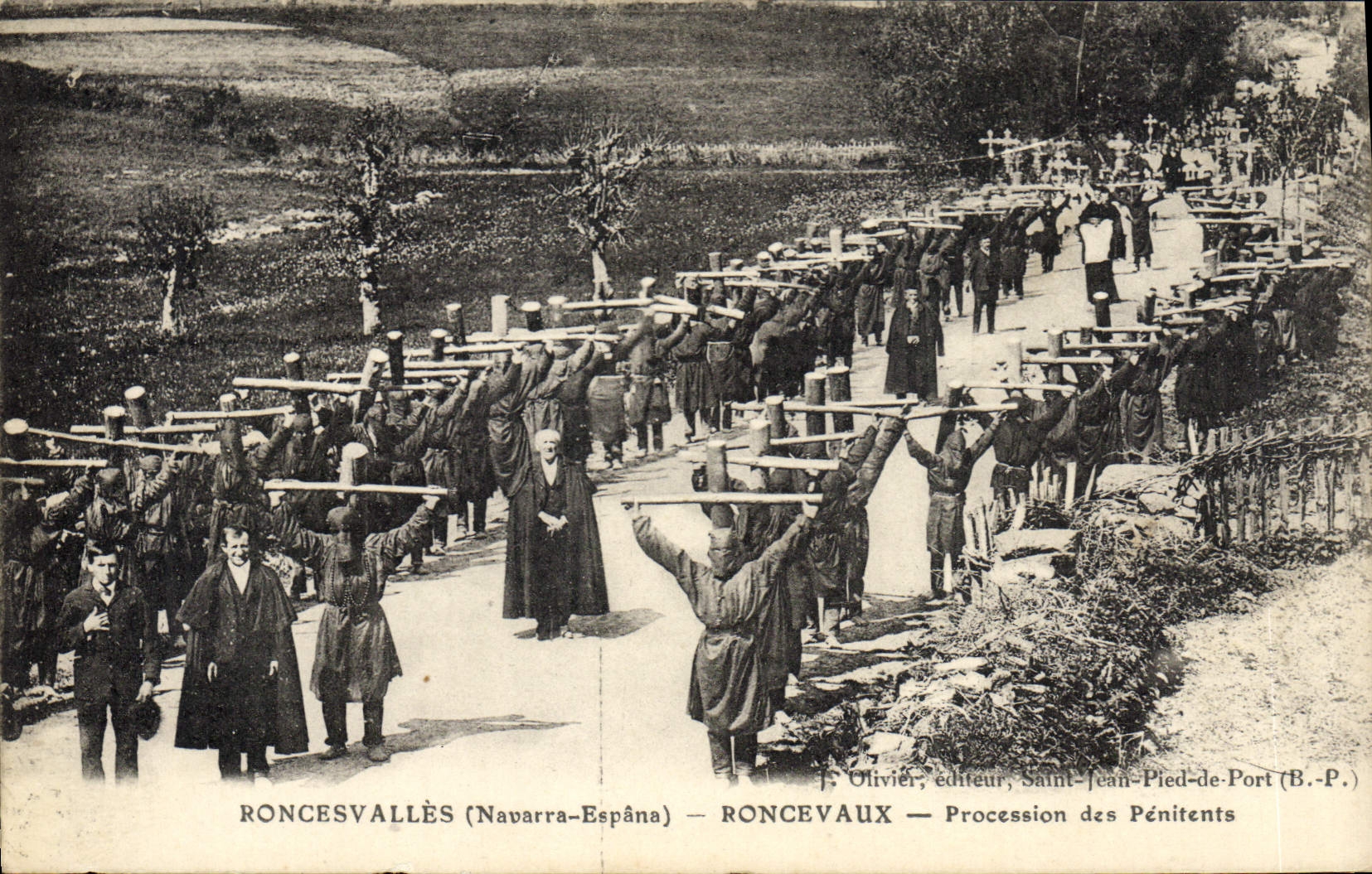 CPA Roncesvalles Roncevaux Procession des penitents