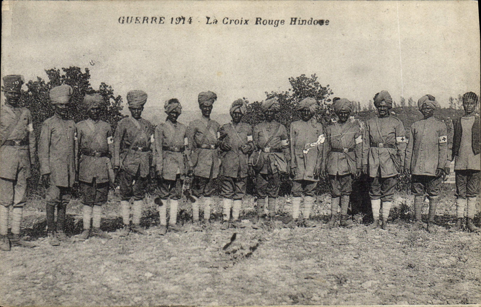 CPA Guerre 1914 La croix Rouge Hindoue Militaria
