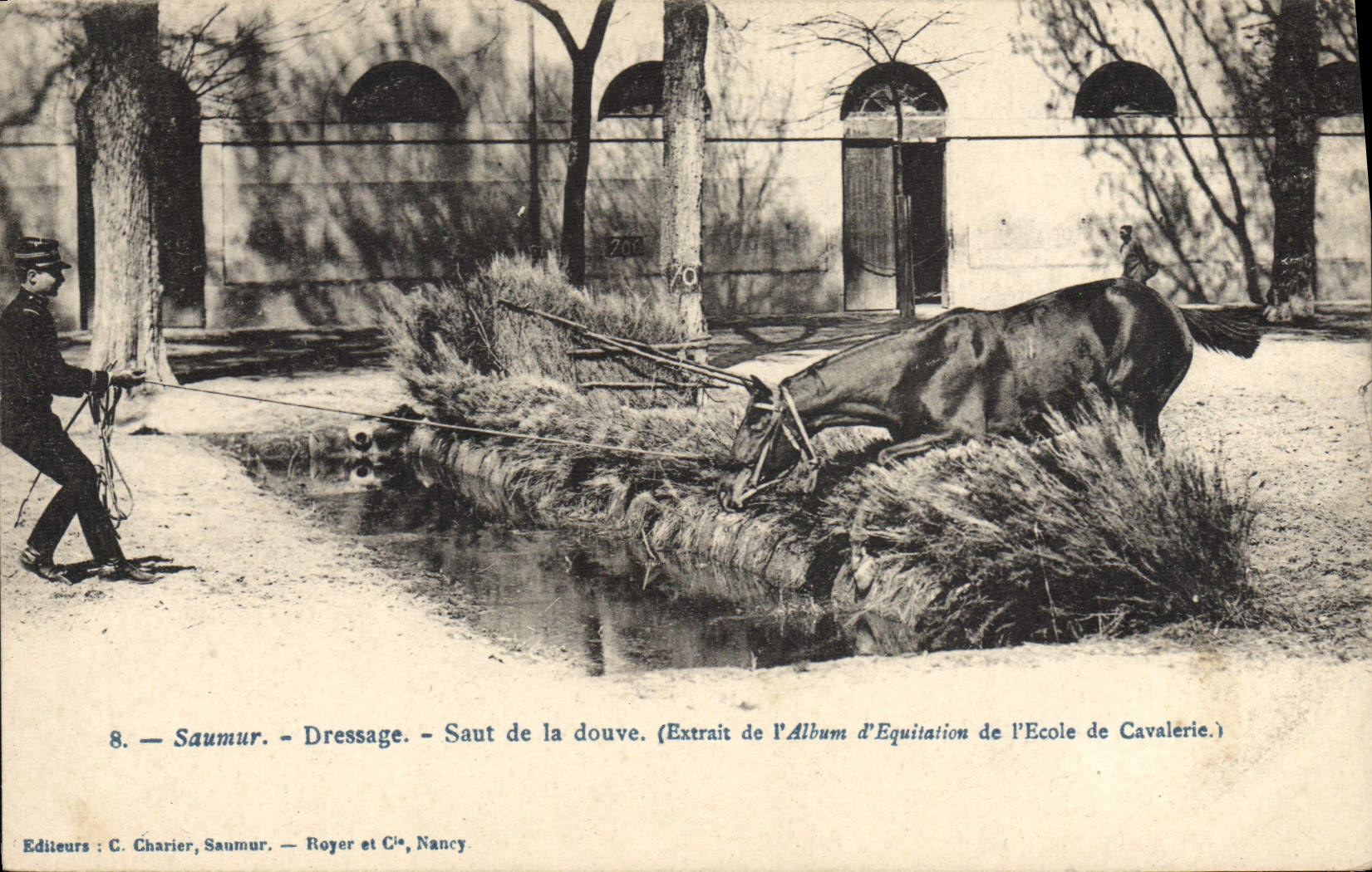 VINTAGE POSTCARD Horse Hippisme Saumur Raising Jump of the Ditch