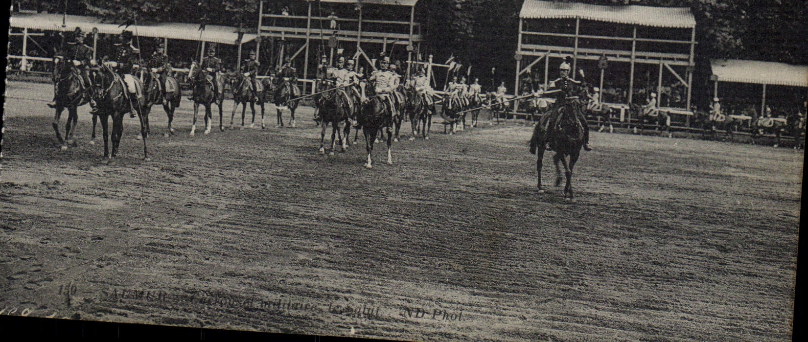VINTAGE POSTCARD Horse Hippisme Saumur Carousel military