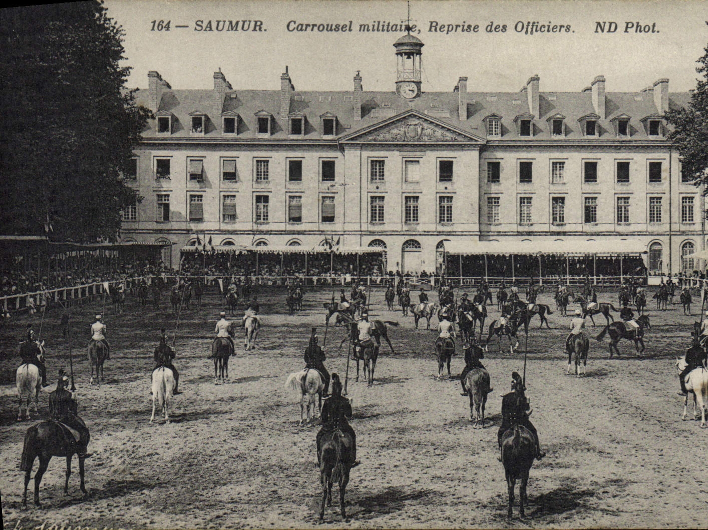 CPA Cheval Hippisme Saumur Carrousel militaire Reprise des officiers