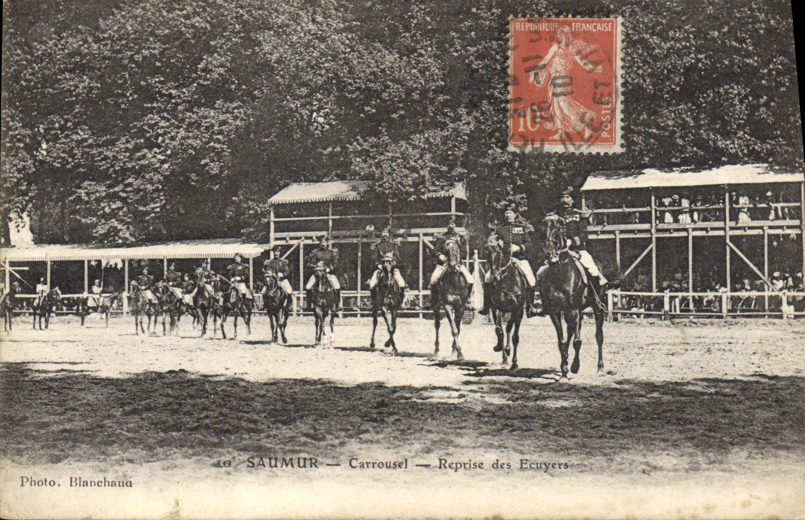 VINTAGE POSTCARD Horse Hippisme Saumur Taken again of the Riders
