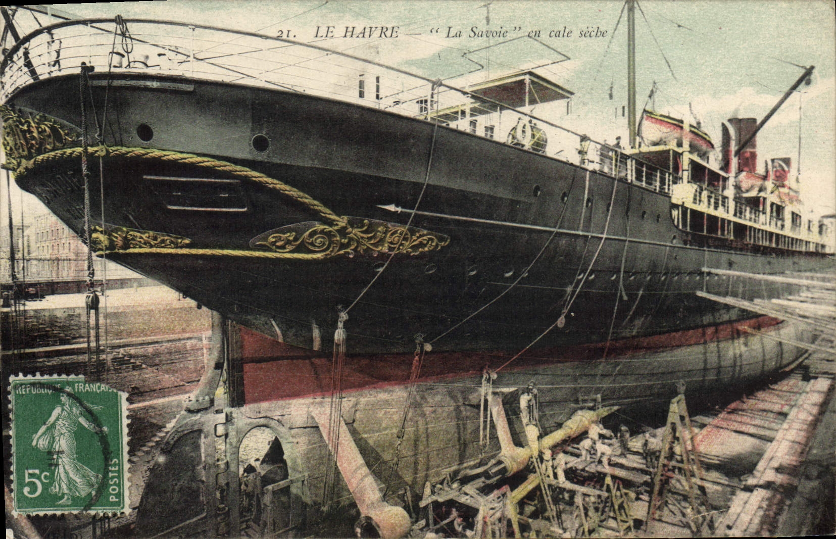 CPA Bateau Paquebot Le Havre La Savoie en cale seche