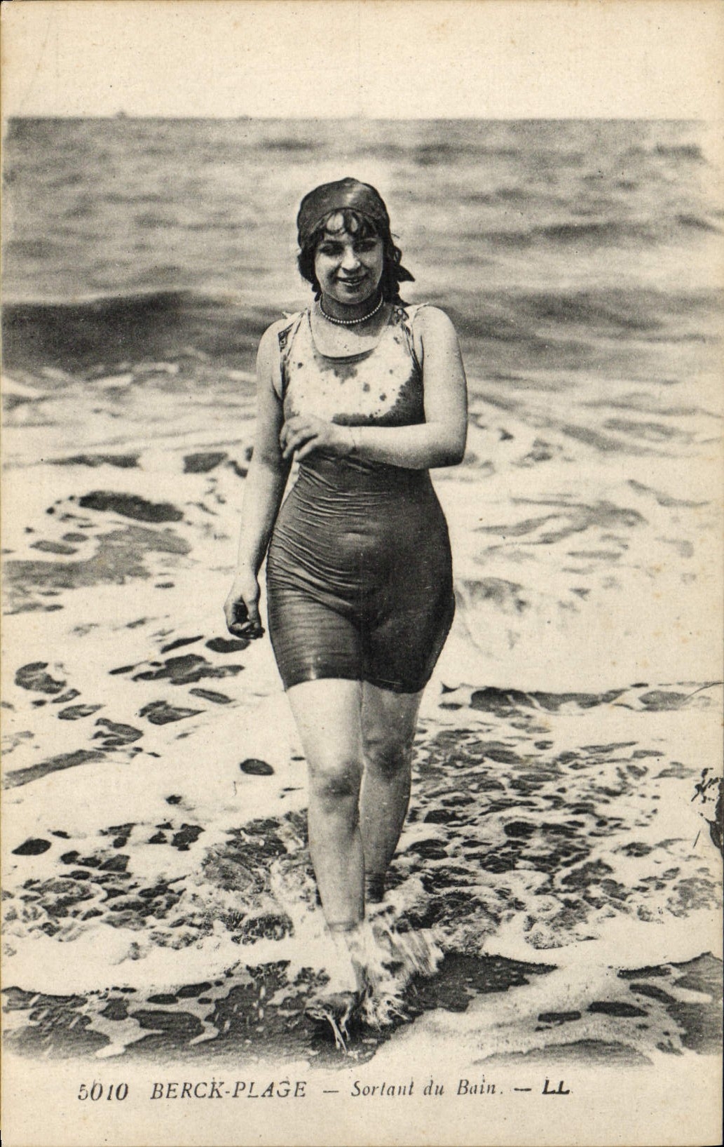 VINTAGE POSTCARD Woman Bathing suit Berck Beach Leaving the bath