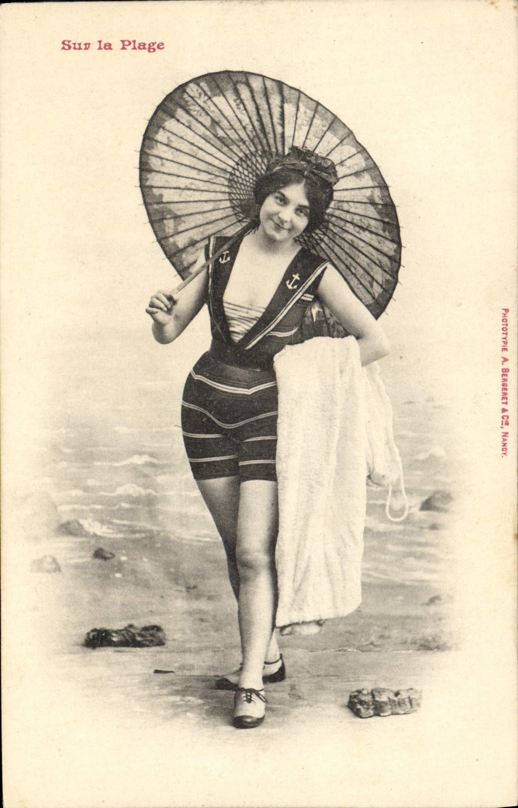 VINTAGE POSTCARD Woman Bathing suit On the beach Range
