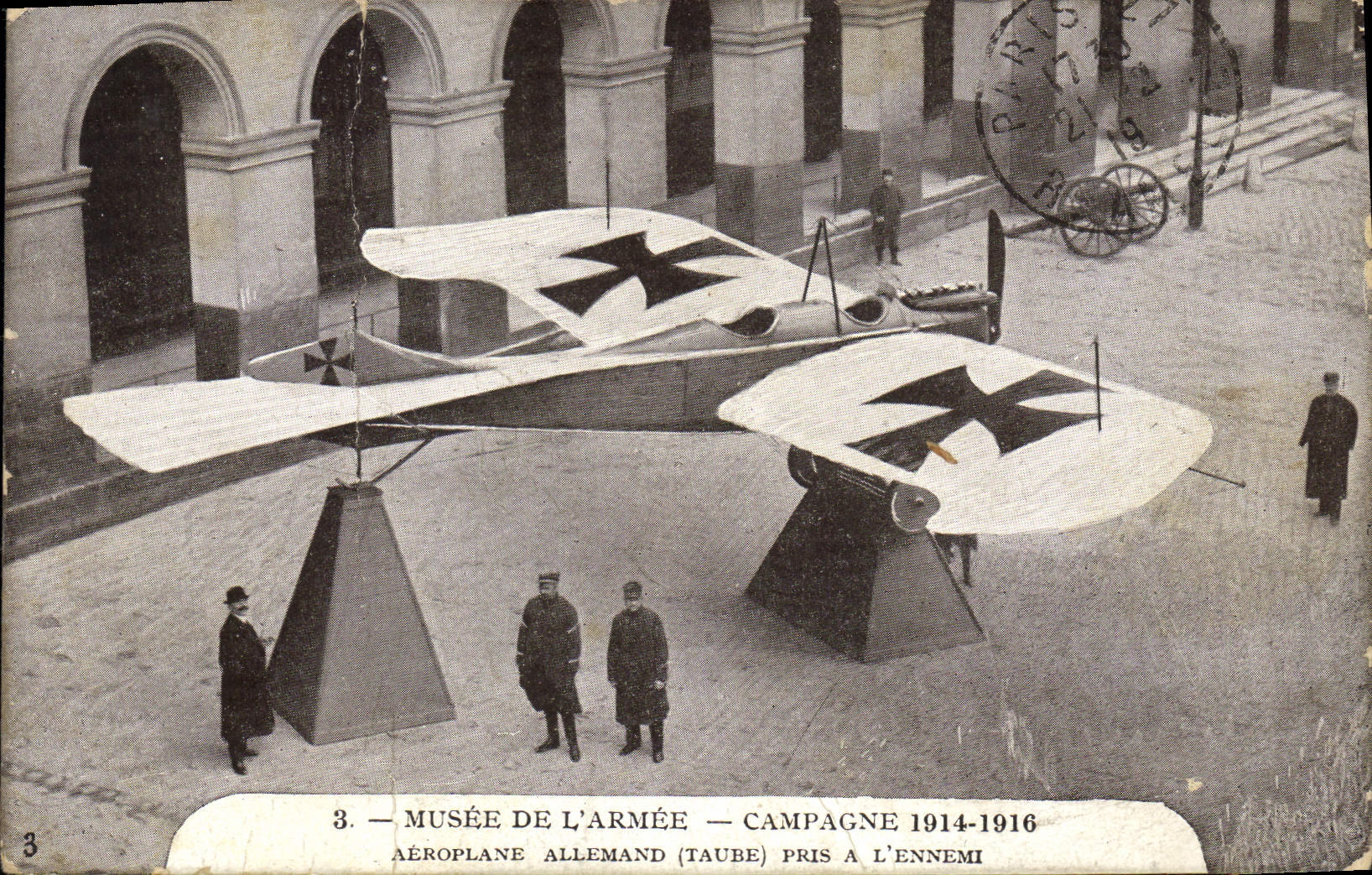 CPA Militaria Paris Musee de l'armee Aeroplane allemand pris a l'ennemi
