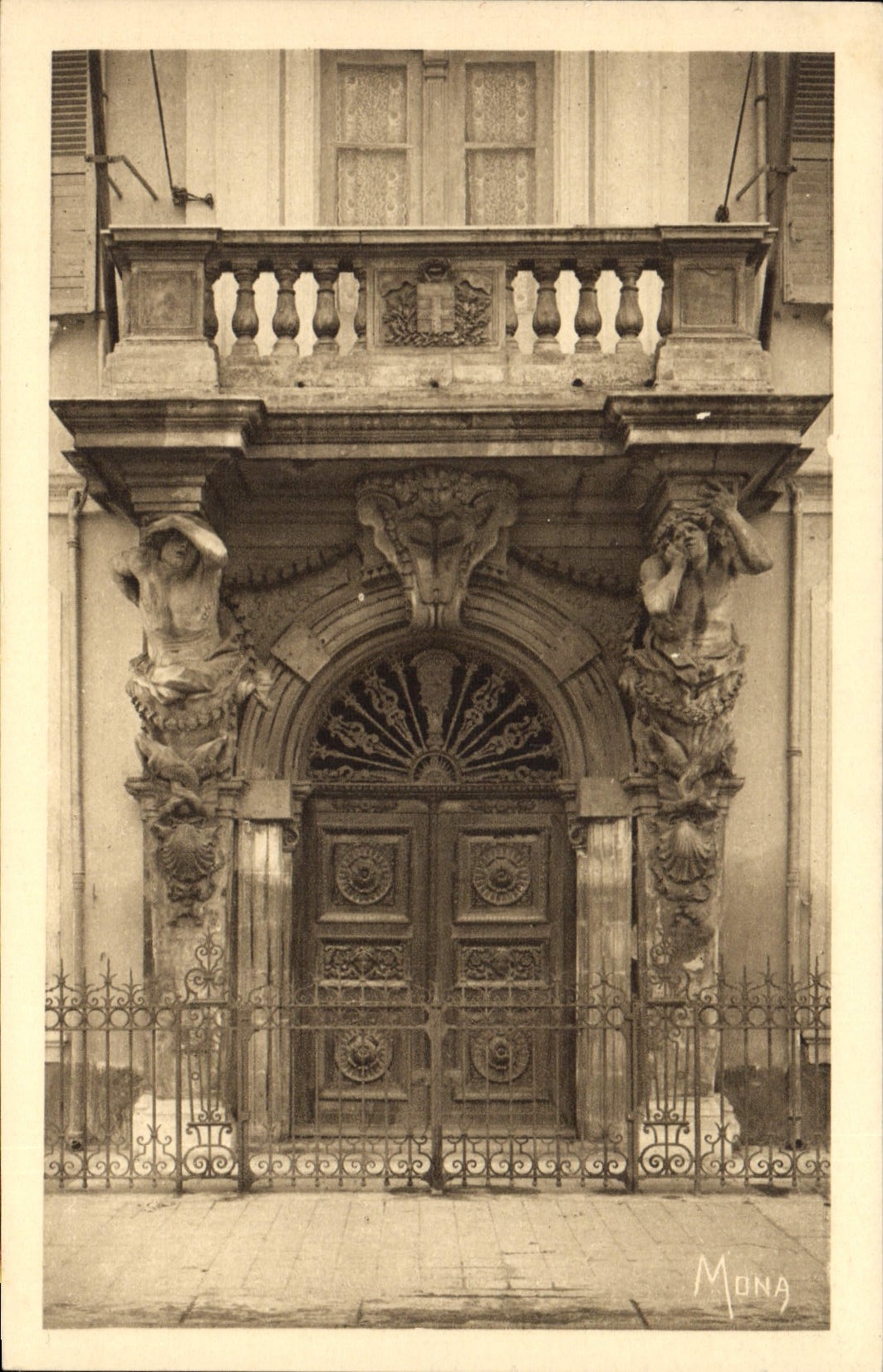 VINTAGE POSTCARD Toulon Caryatids De Puget Entered of the town hall