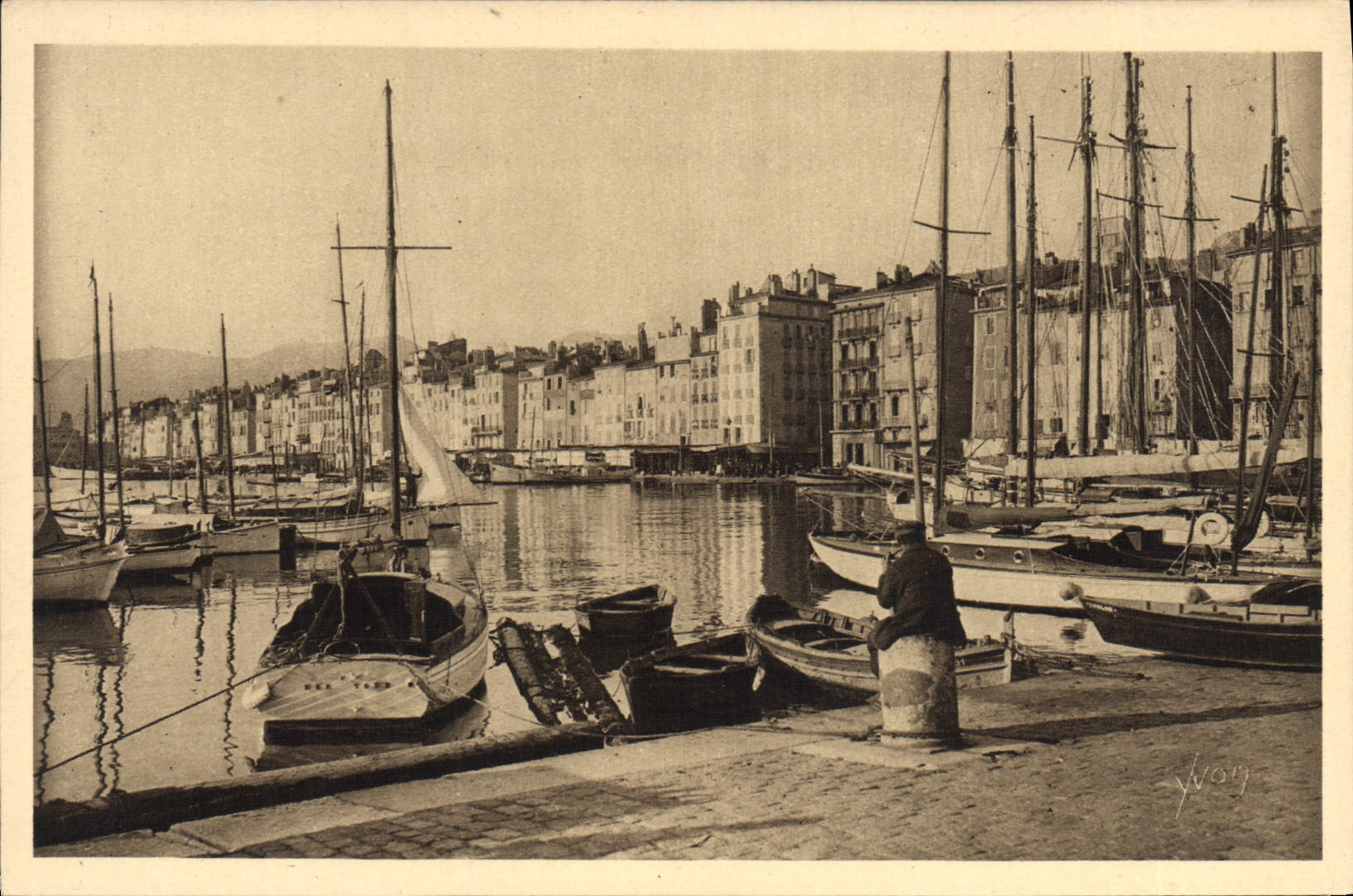 VINTAGE POSTCARD Touloun the Port Boats