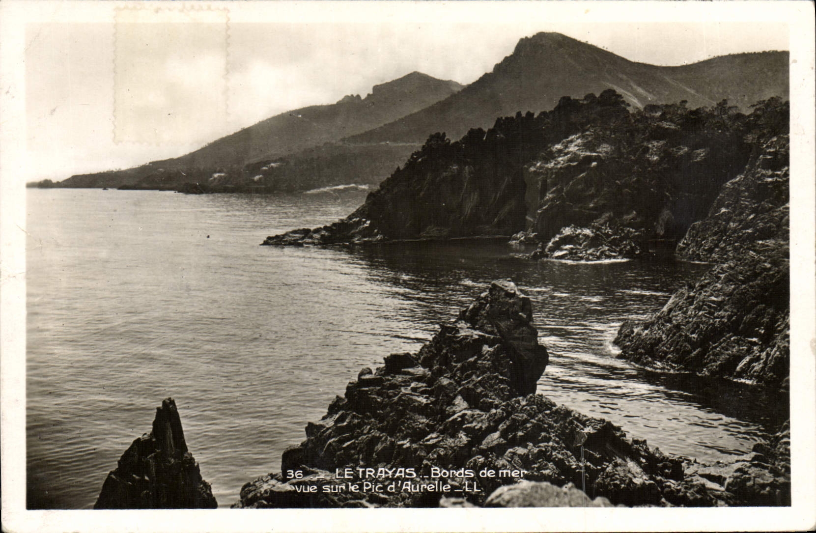 CPA Le Trayas Bords De Mer Vue Sur Le Pic D'Aurelle