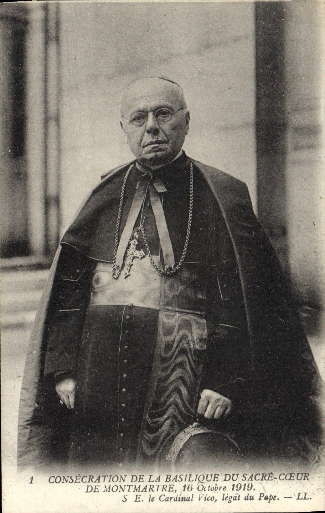 VINTAGE POSTCARD Dedication of the basilica of the Sacring Heart of Montmartre Paris SE the cardinal Vico papal legate