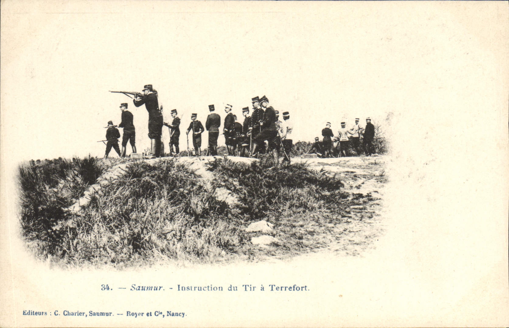 VINTAGE POSTCARD Cheval Hippisme Saumur Instruction of the shooting has Terrefort