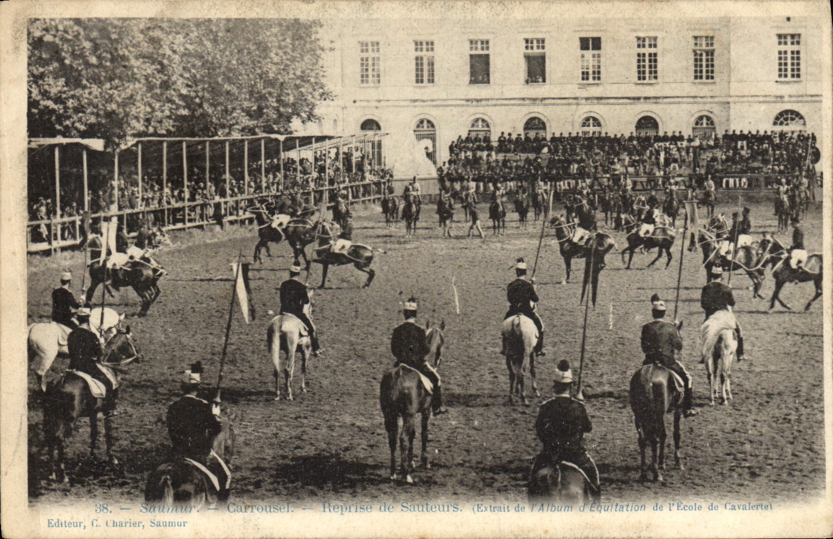 VINTAGE POSTCARD Horse Hippisme Saumur Carousel Taken again of jumpers
