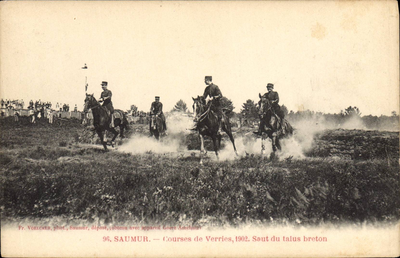 CPA Cheval Hippisme Saumur Courses de Verries Saut du talus breton