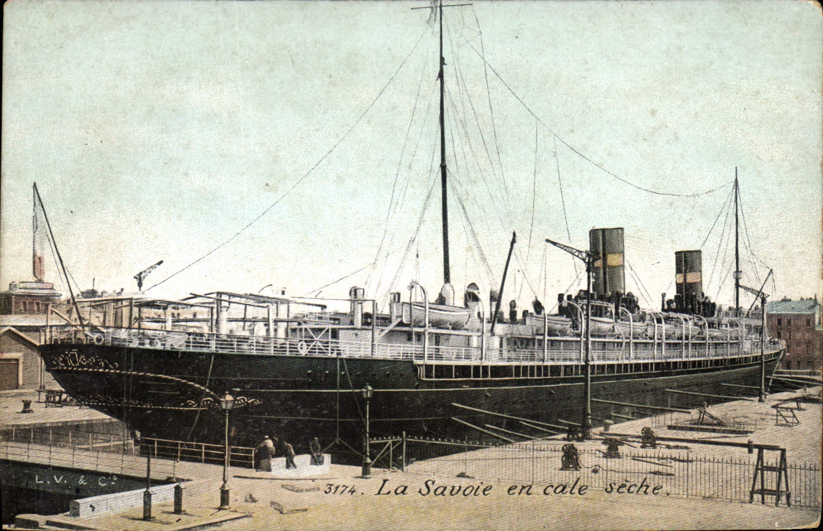 CPA Bateau Paquebot la Savoie en cale seche