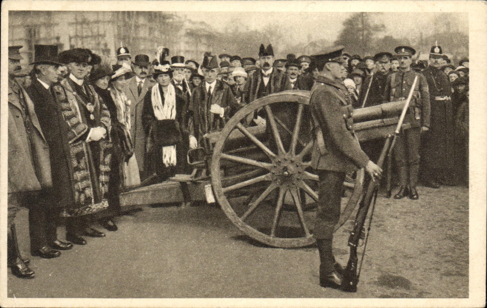 Condesa de las tropas de Militaria Galés de la POSTAL de la VENDIMIA de señor George de Plymouth