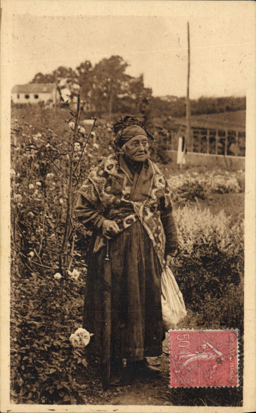 CPA Folklore Types basques Vieille femme du pays basque 