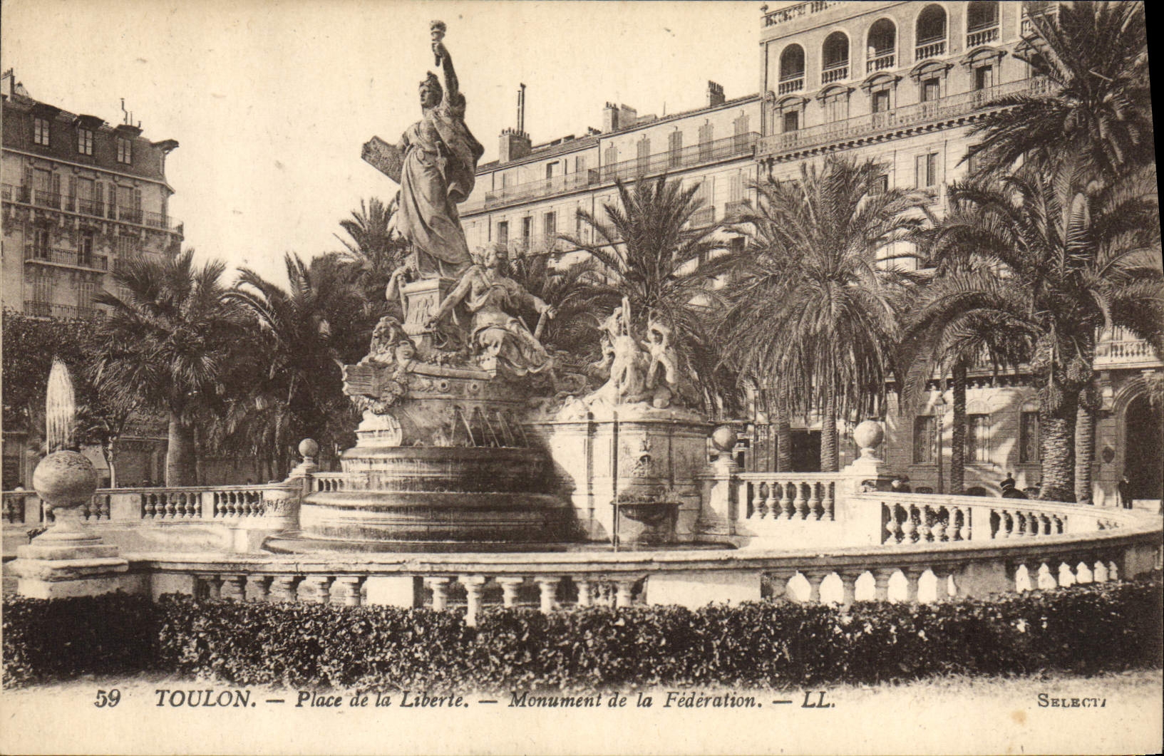 CPA Toulon Place de la Liberte Monument de la Federation