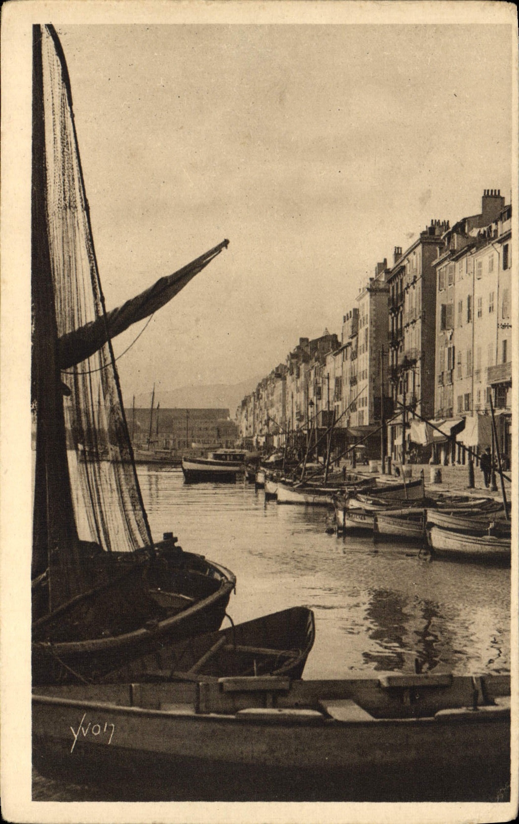 POSTAL Toulon de la VENDIMIA una esquina de los barcos portuarios