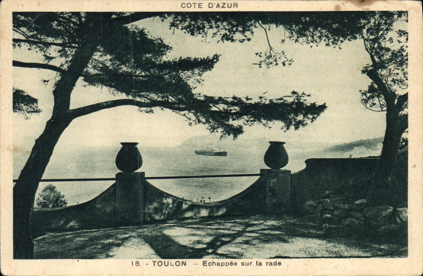 VINTAGE POSTCARD Toulon Escaped on the roads