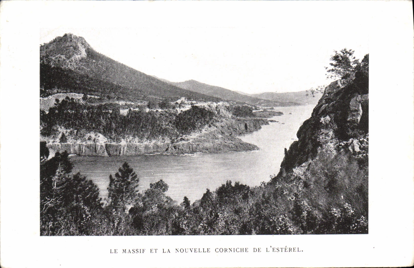CPA Le massif et la novuelle corniche de l'Esterel