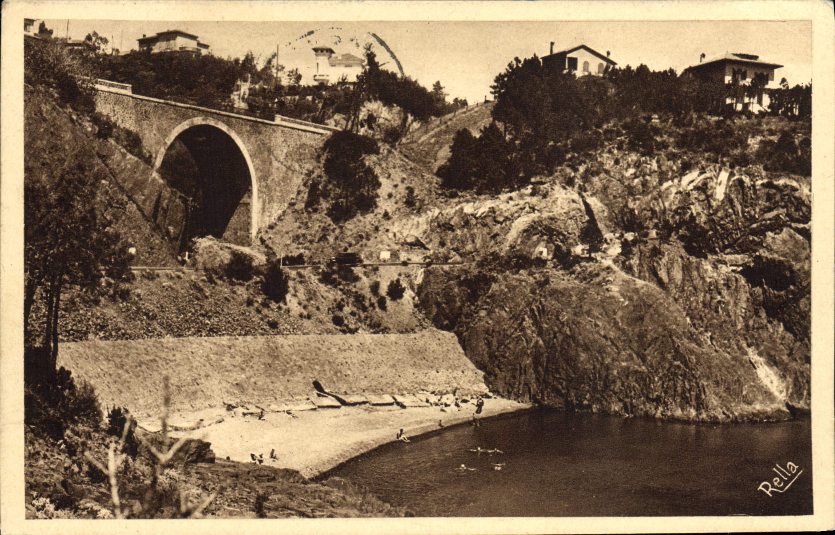 CPA Le Trayas La route de la corniche d'Or et le pont du chemin de fer a la calanque Notre Dame