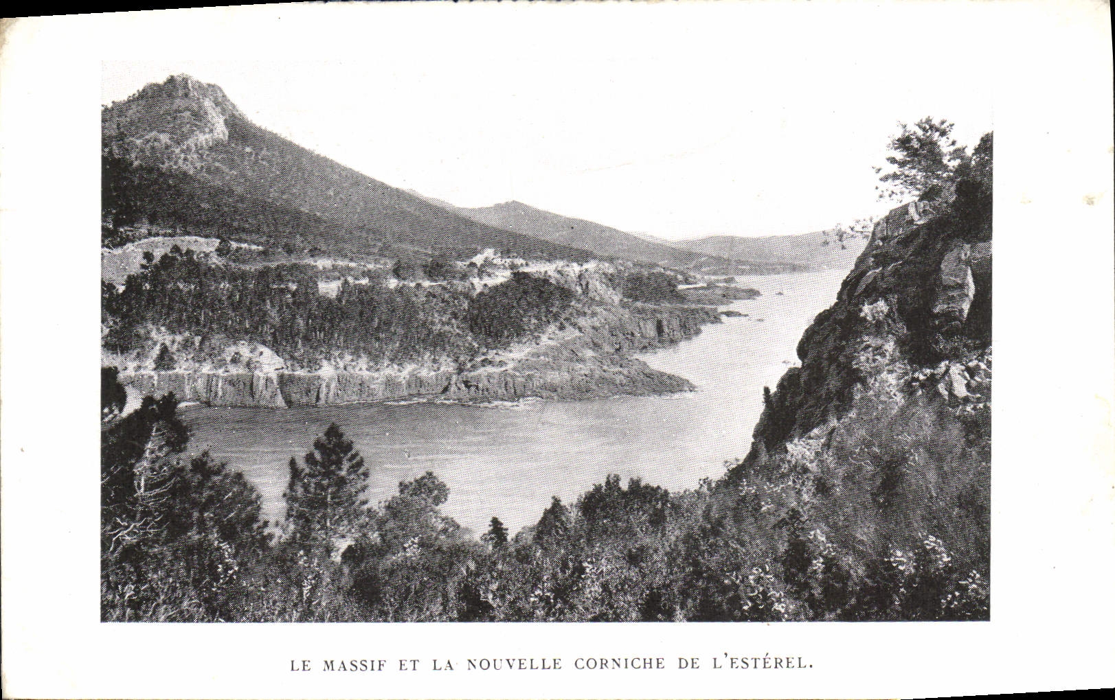 Masa sólida de la POSTAL de la VENDIMIA y la nueva cornisa de Esterel