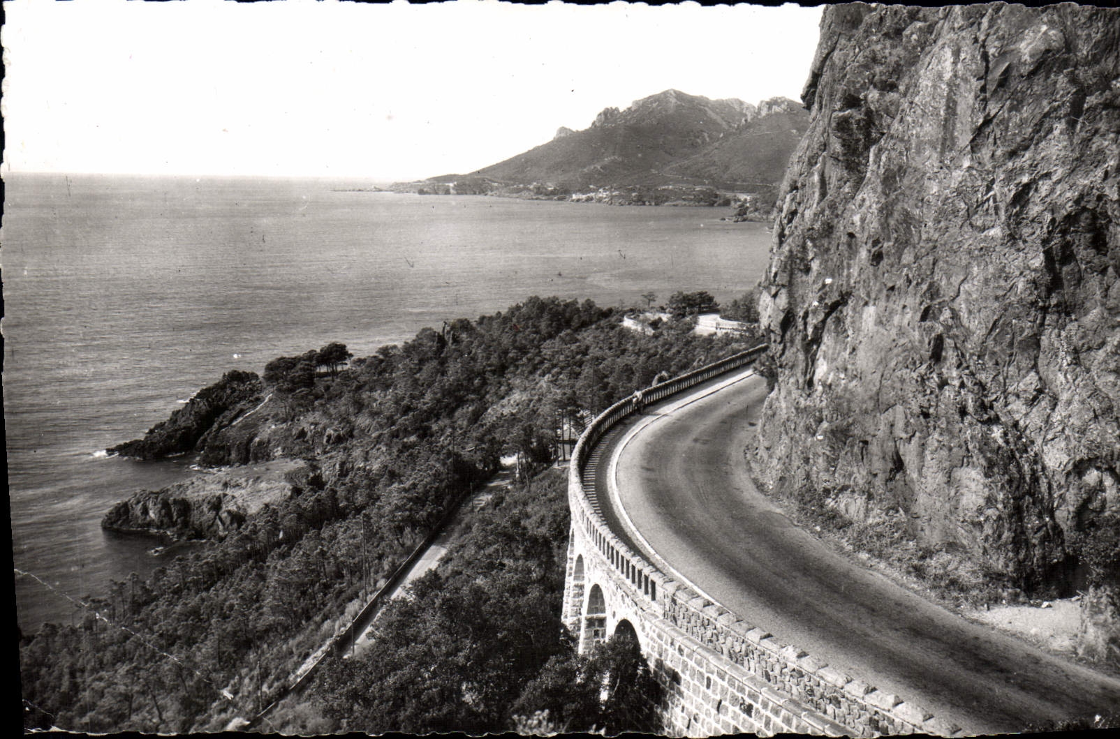 MODERN CARD the Gold Cornice Top of I' Esquillon Dars I' Esterel