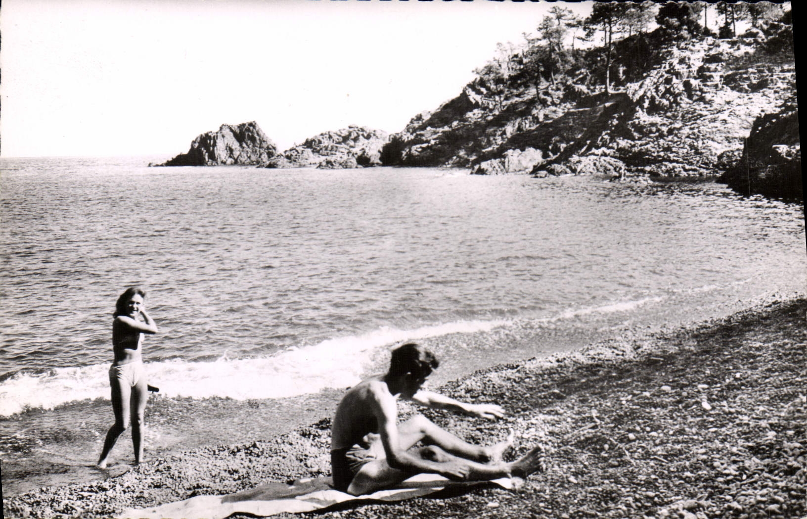 MODERN CARD Cannes Esterel Red Rocks