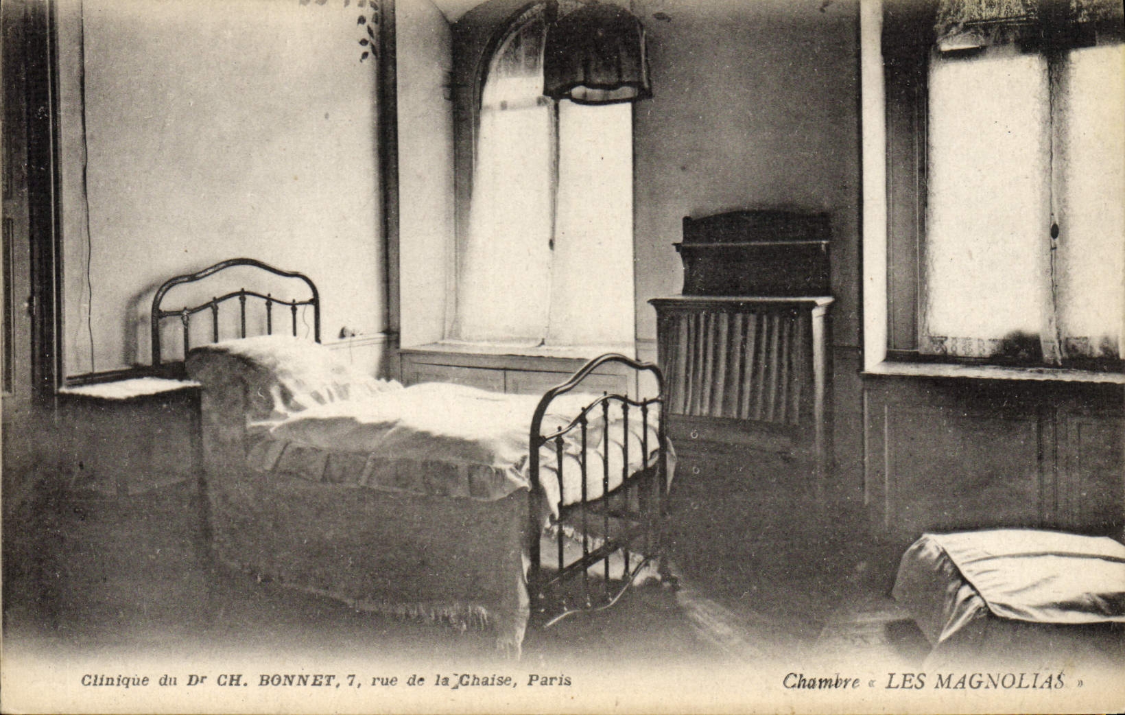 VINTAGE POSTCARD Clinical of Dr. CH Bonnet Street of the Paris Chair