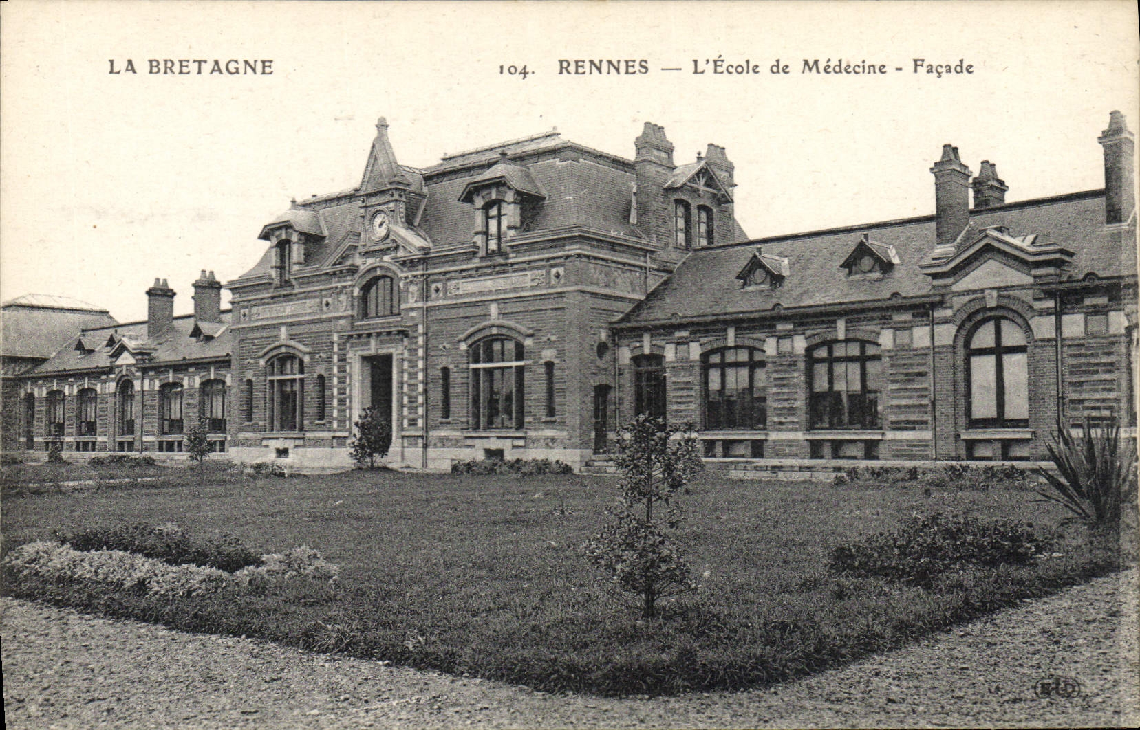VINTAGE POSTCARD Brittany Rennes Medical school Frontage