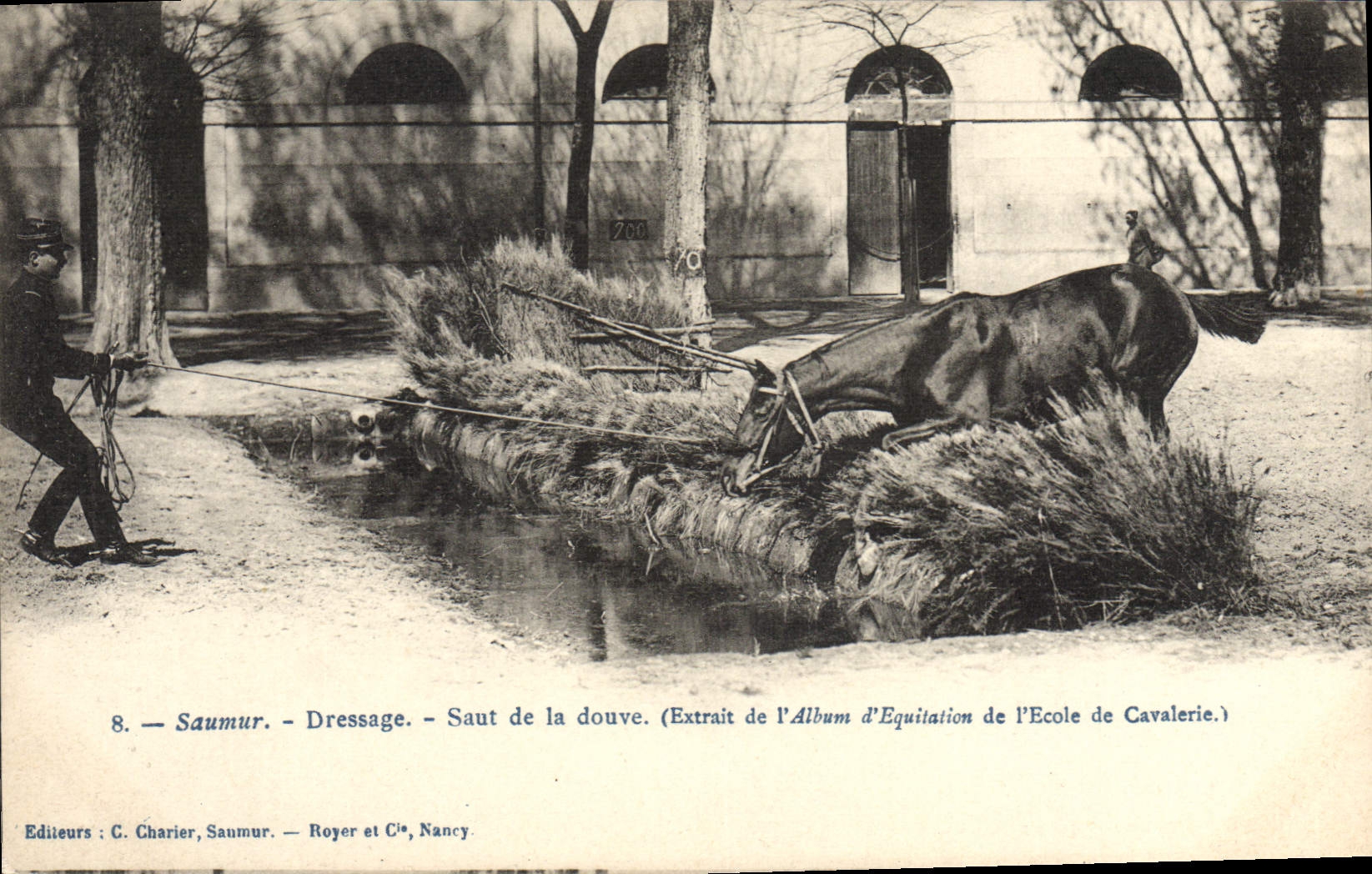 CPA Cheval Hippisme Saumur Dressage Saut de la douve 