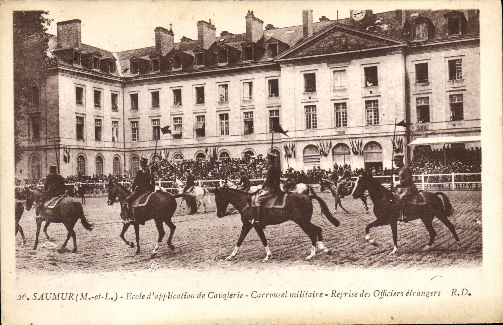 VINTAGE POSTCARD Cheval Hippisme Saumur Ecole of application of military cavalry Carousel Reprise again of officiate foreign