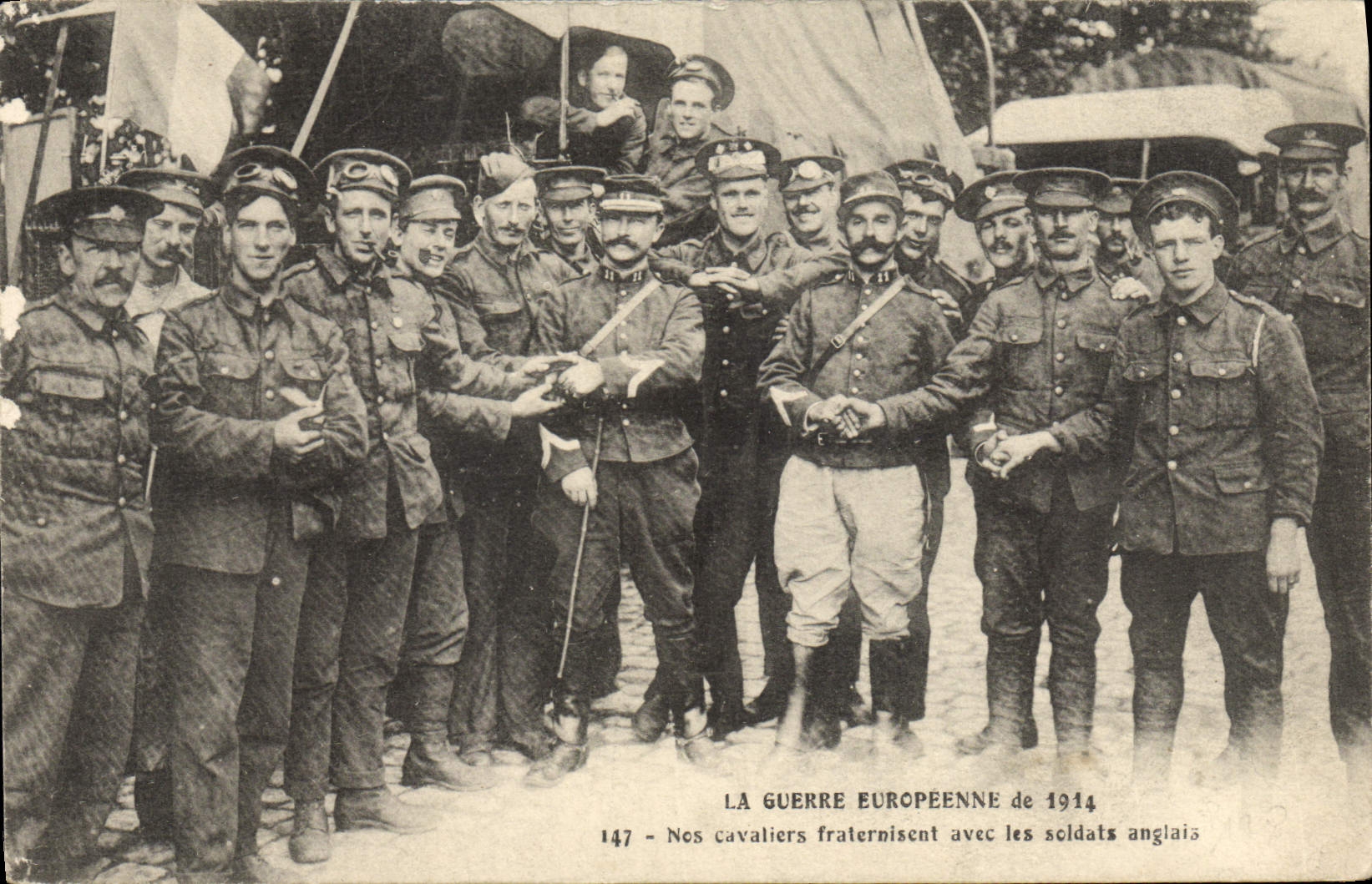 POSTAL Militaria de la VENDIMIA que nuestros jinetes confraternizan con los soldados ingleses