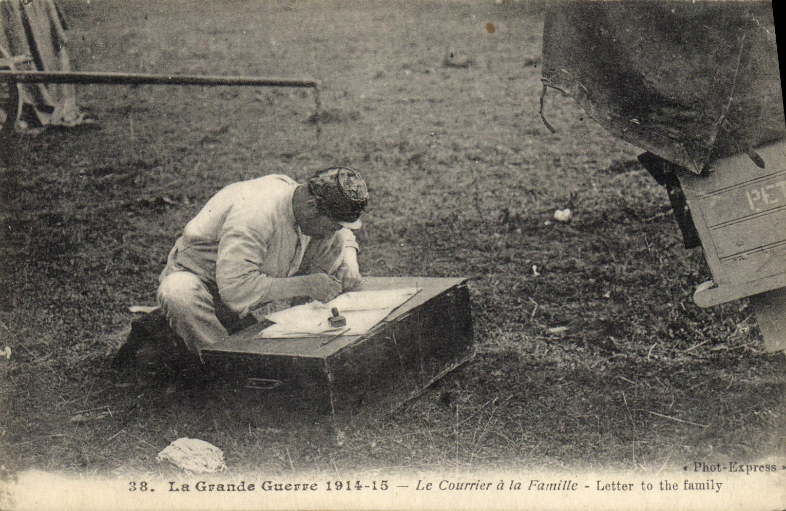 CPA Militaria Le courrier a la famille 