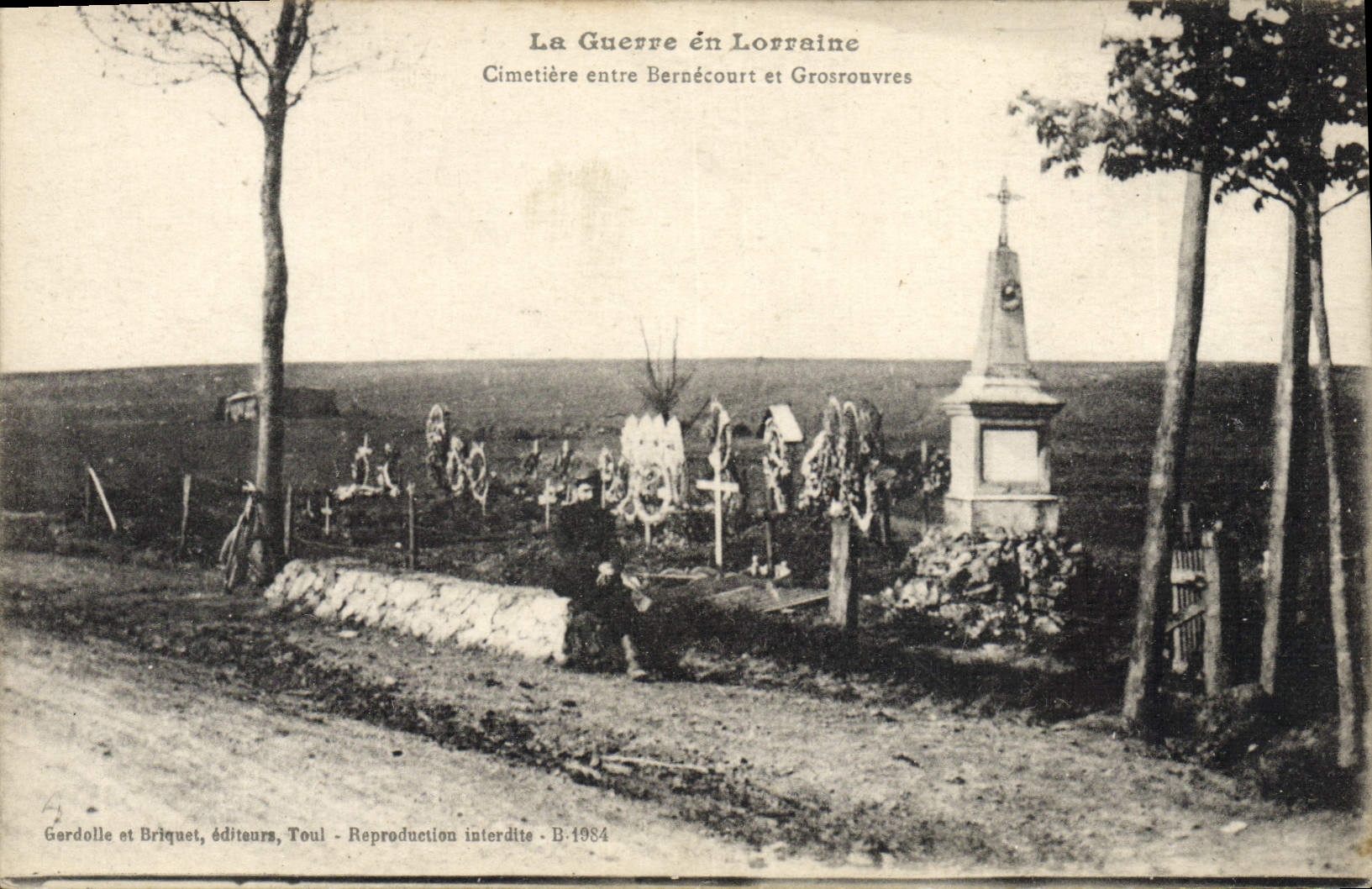 CPA Militaria La guerre en Lorraine Cimetiere entre Bernecourt et Grosrouvres
