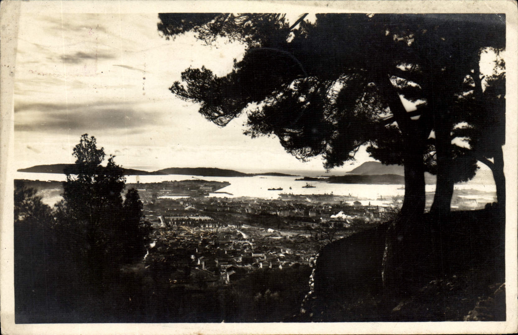 MODERN CARD Toulon View of the Roads