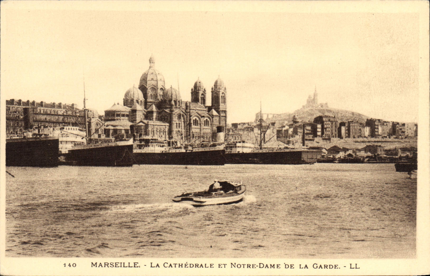 CPA Marseille La Cathedrale Et Notre Dame De la Garde