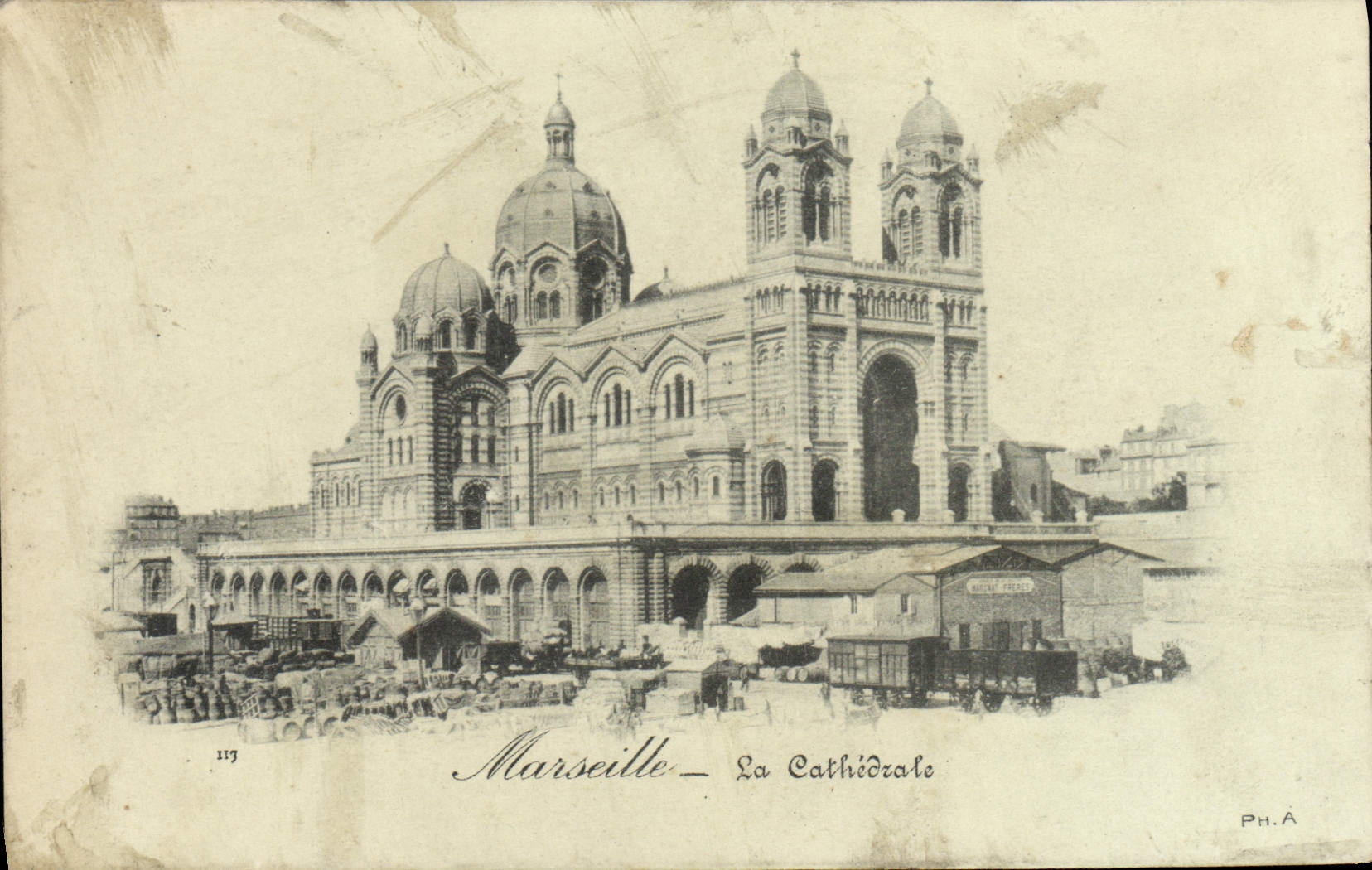 CPA Marseille La Cathedrale 