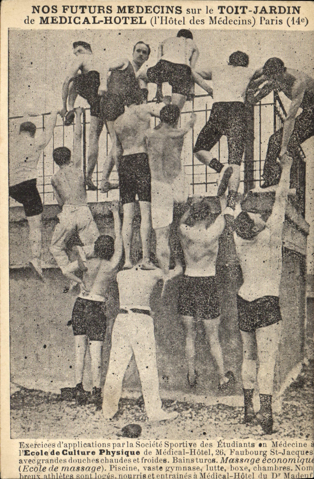 POSTAL de la VENDIMIA nuestros doctores del futuro en el jardín de azotea del hotel médico de los doctores