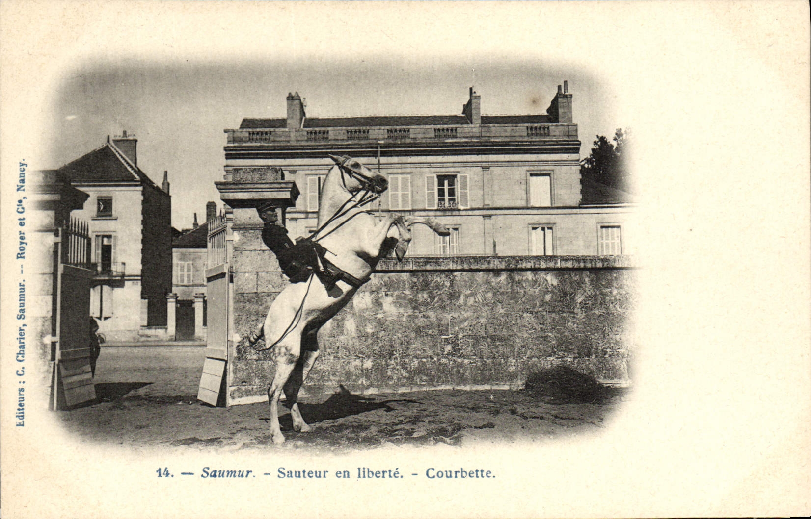 VINTAGE POSTCARD Hippisme Jumping Saumur Horse in Courbette freedom