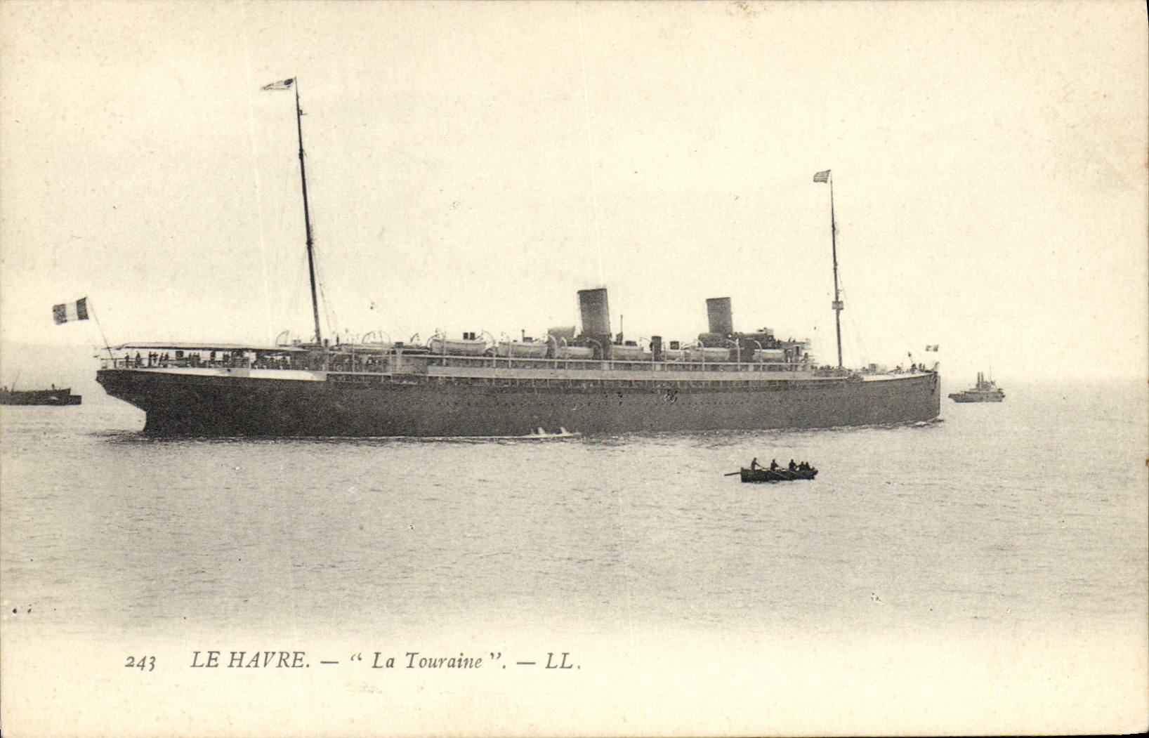 CPA Bateau Paquebot la Touraine Le Havre