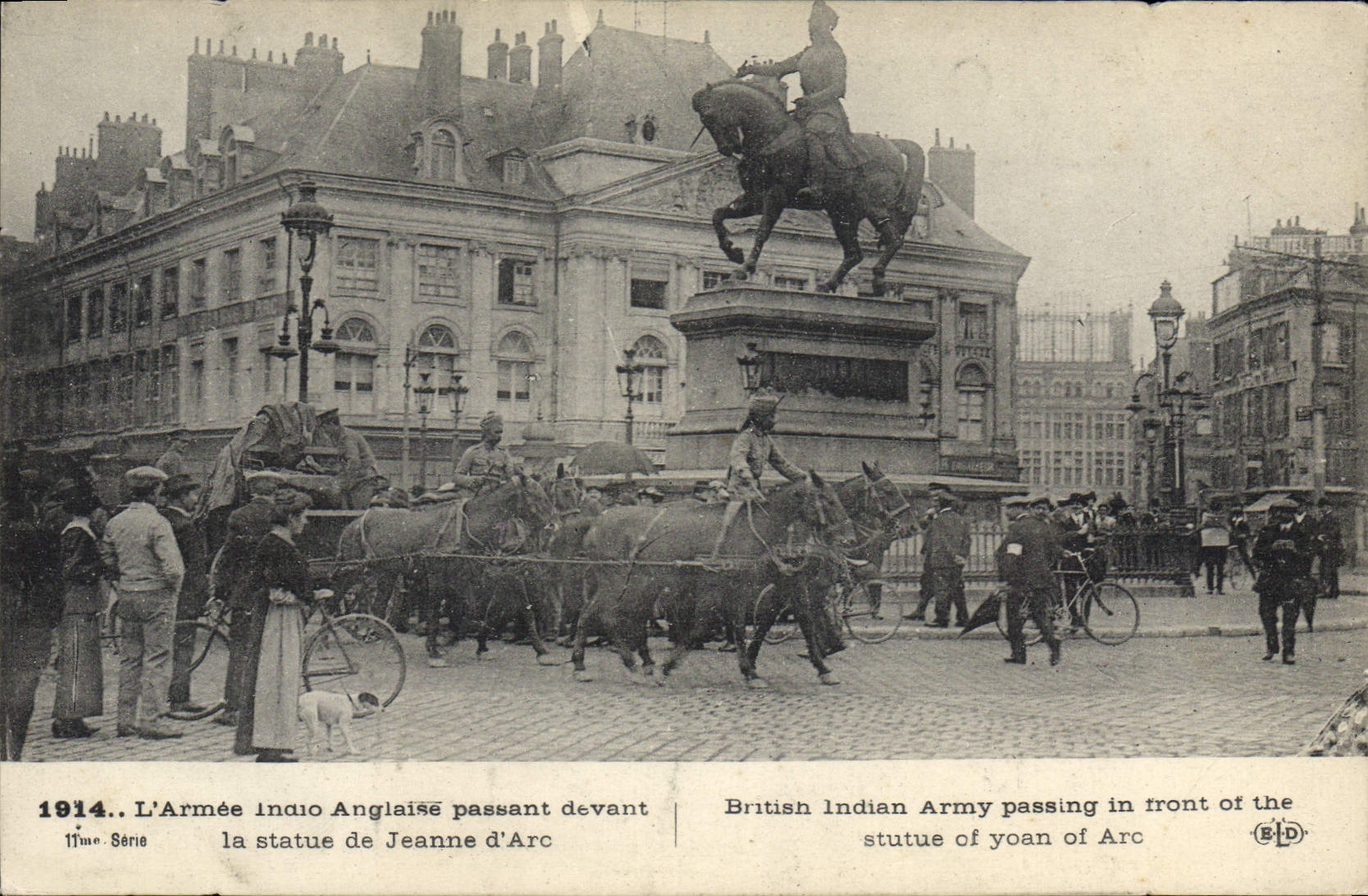 VINTAGE POSTCARD Militaria the English army indio passing in front of the statue of Jeanne d' Arc