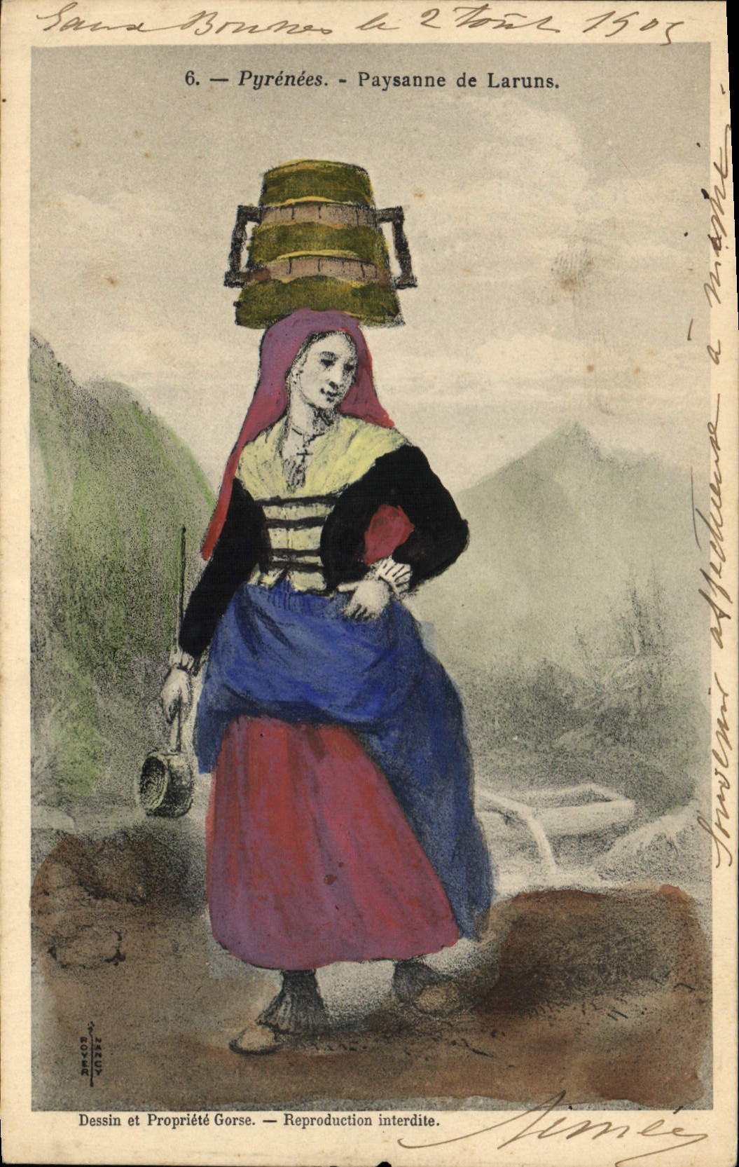 CPA Folklore Pyrenees Femme Paysanne de Laruns 
