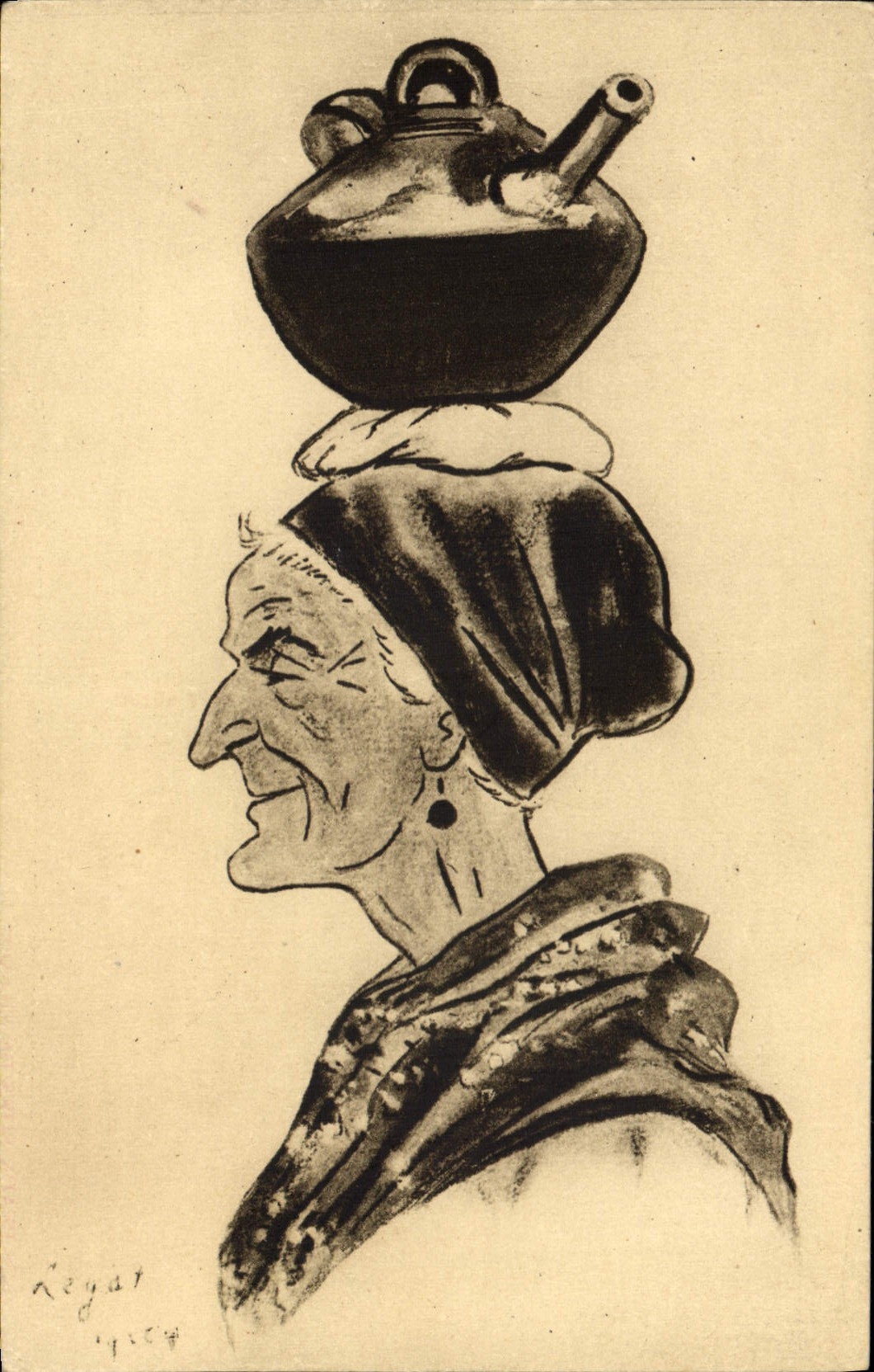 CPA Folklore Pays basque Vieille basquaise portant son eau