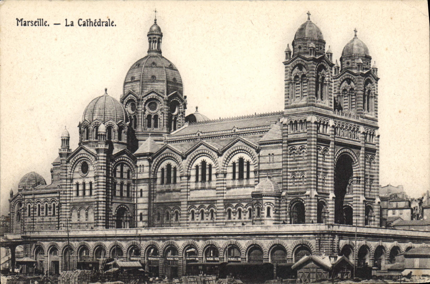 CPA Marseille La Cathedrale 