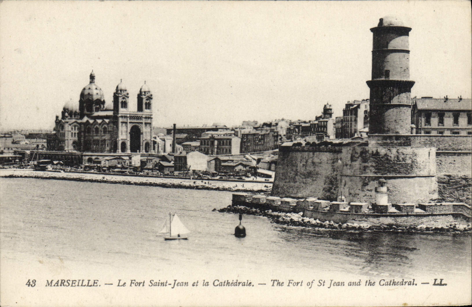 CPA Marseille Le Fort Saint Jean et la Cathedrale